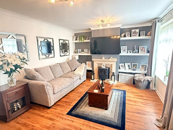 3 Bedroom Terraced House For Sale In Broadway, Gillingham, ME8