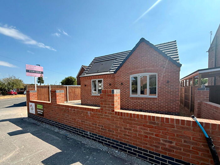 2 Bedroom Detached Bungalow For Sale In Belvoir Crescent, Newhall, DE11