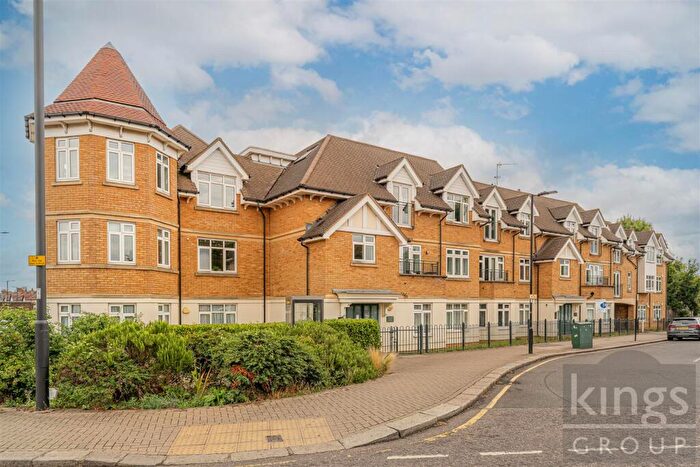 2 Bedroom Flat For Sale In Trinity Avenue, Enfield, EN1