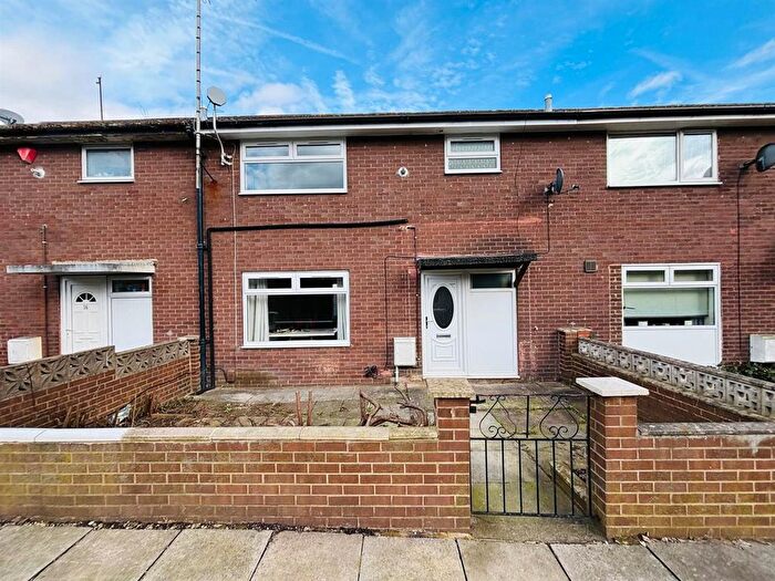 3 Bedroom Town House To Rent In Clyde Chase, New Wortley, Leeds, LS12