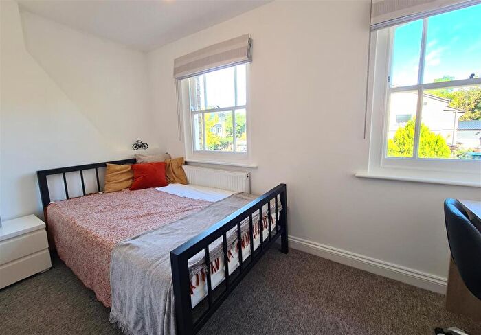 2 Bedroom House To Rent In Pakenham Close, Cambridge, CB4