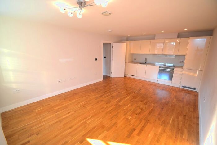 1 Bedroom Flat To Rent In Carshalton Road, Sutton, SM1