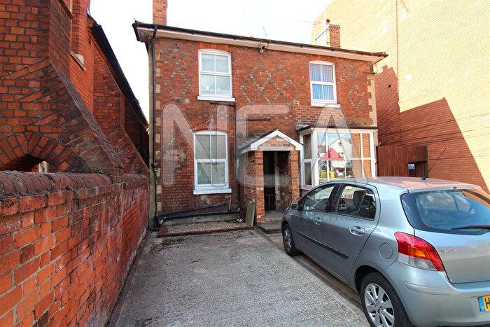 2 Bedroom Flat To Rent In Gosbrook Road, Caversham, Reading, RG4