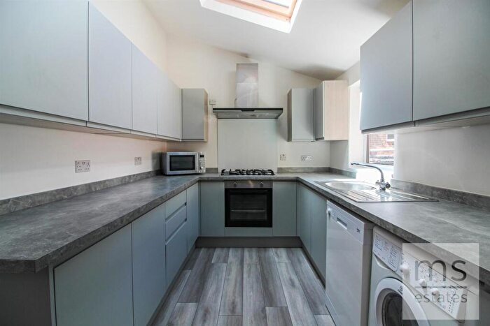 6 Bedroom End Of Terrace House To Rent In £pppw Rothesay Avenue, Lenton, Nottingham, NG7