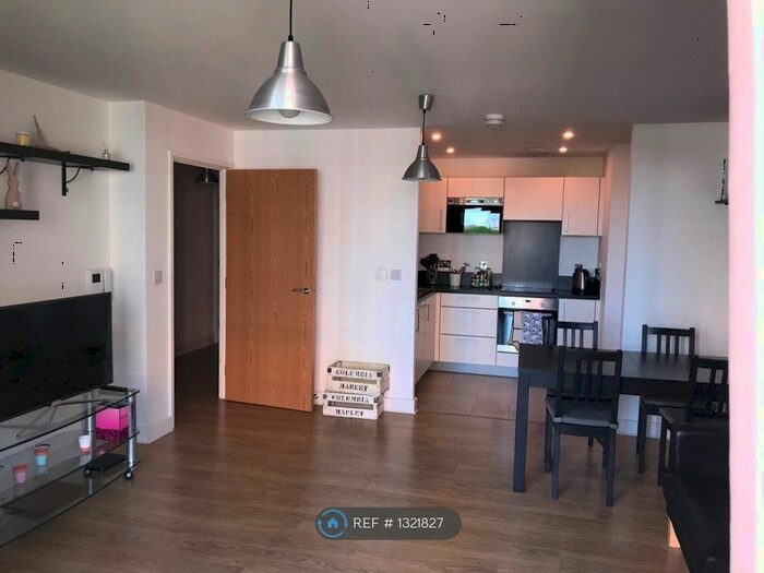 2 Bedroom Flat To Rent In Abraham House, London E8