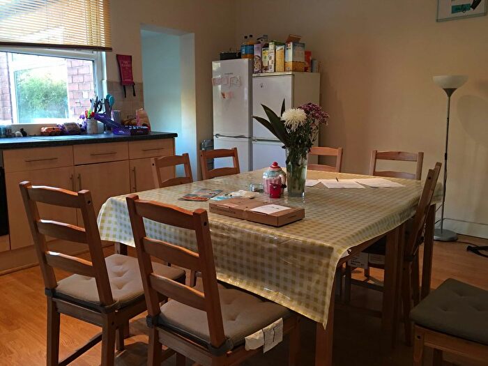 5 Bedroom Semi-Detached House To Rent In Granby Road, Leeds, LS6