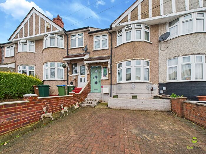 3 Bedroom Terraced House For Sale In Collindale Avenue, Erith, Kent, DA8