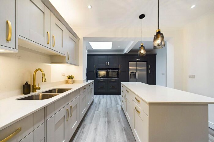 5 Bedroom Detached House For Sale In Reading Road, Winnersh, Wokingham, Berkshire, RG41