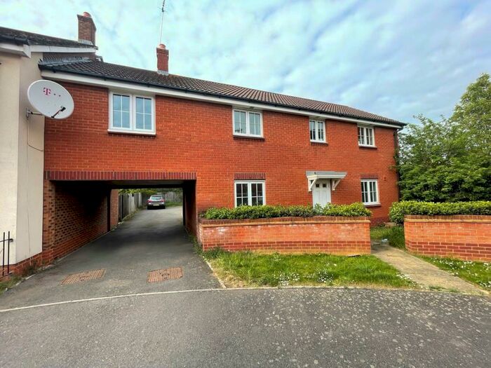 3 Bedroom Coach House To Rent In Richards Street, Hatfield, AL10