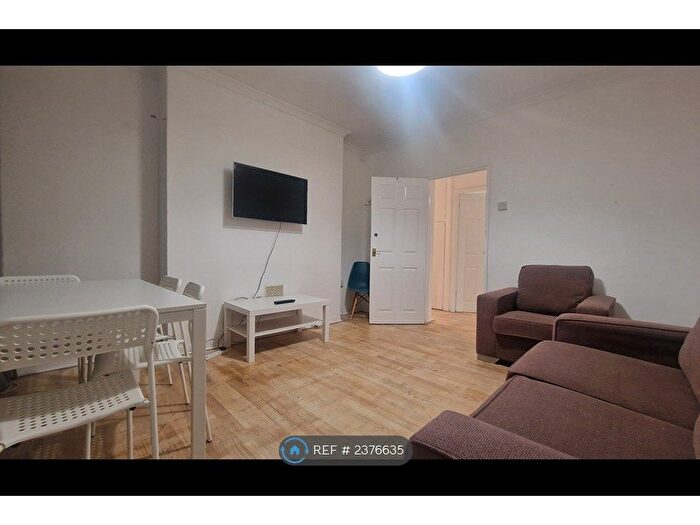 4 Bedroom Flat To Rent In Congreve House, London, N16