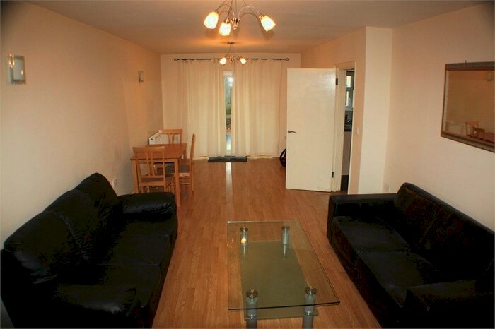 4 Bedroom Semi-Detached House To Rent In Purbrock Avenue, Watford, WD25