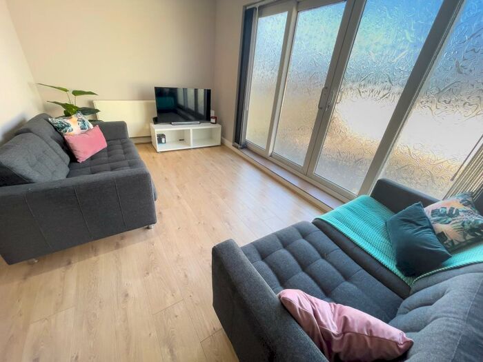 5 Bedroom Flat To Rent In Stafford Street, L3