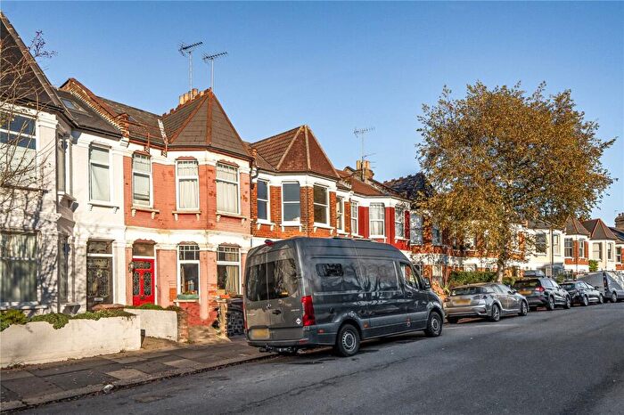 4 Bedroom Terraced House For Sale In Victoria Road, London, N22