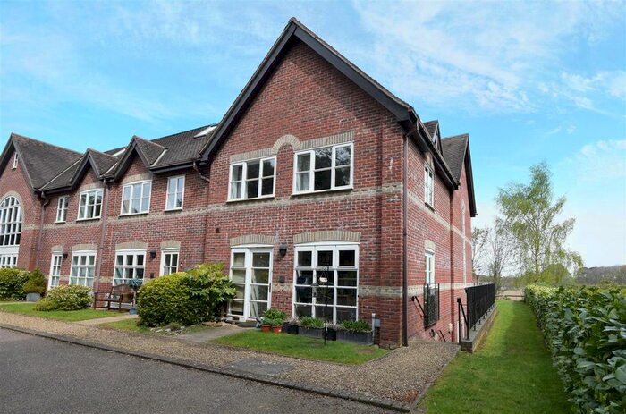 4 Bedroom Town House For Sale In Kirby Road, Trowse, Norwich, NR14