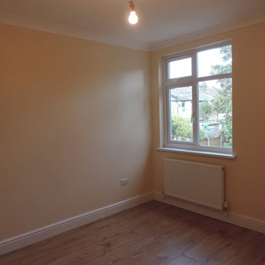 3 Bedroom Flat To Rent In Church Rd, London, E10