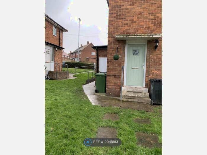 2 Bedroom Terraced House To Rent In West Grange Drive, Leeds, LS10