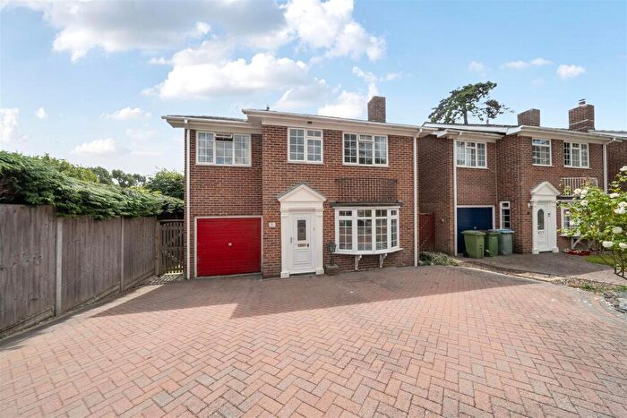 4 Bedroom Detached House For Sale In Silver Birch Avenue, Fareham, Hampshire, PO14