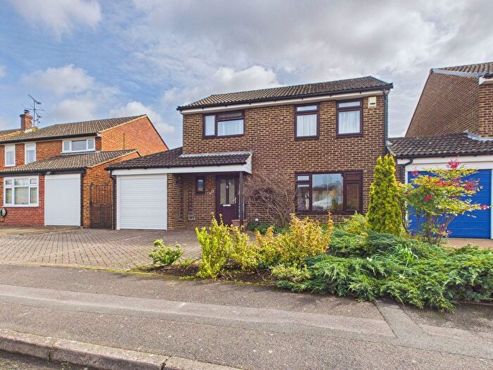 3 Bedroom Link Detached House For Sale In Campion Road, Horsham, West Sussex., RH12