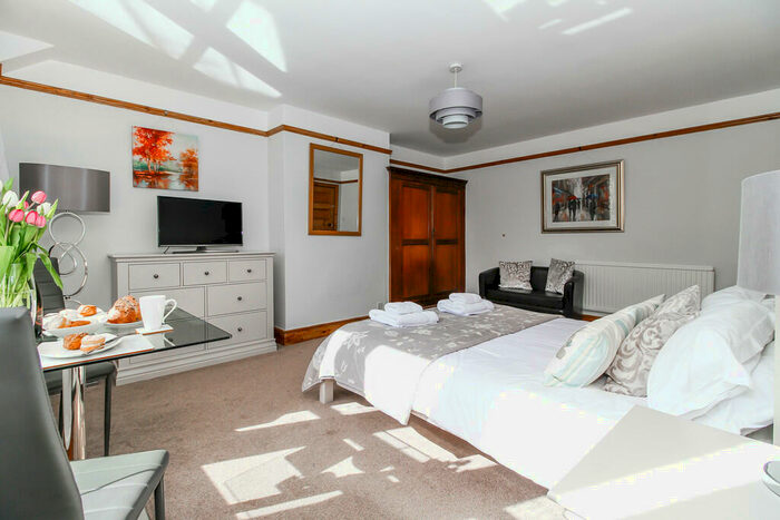 1 Bedroom Apartment To Rent In Davenant Road, Summertown, OX2