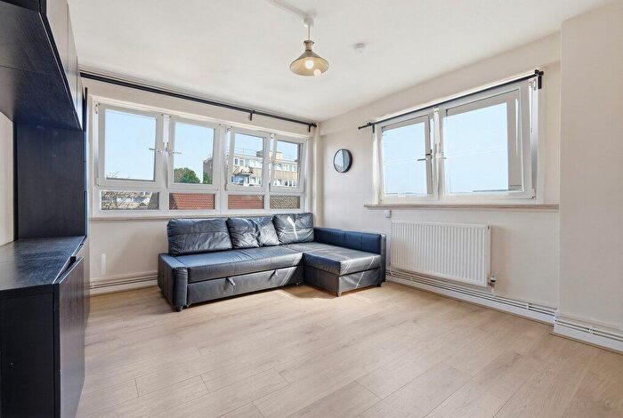 1 Bedroom Flat To Rent In Tuscan House, Bethnal Green, E2