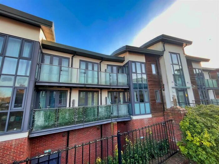 1 Bedroom Apartment To Rent In Dunthorne Way, Grange Farm, MK8