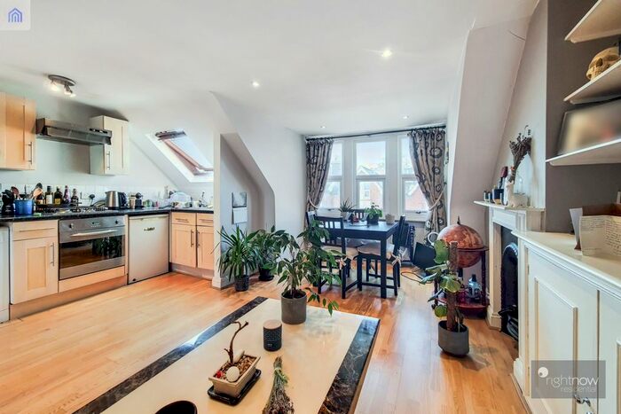 1 Bedroom Flat To Rent In Hemberton Road, London, SW9