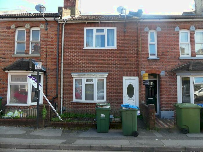 3 Bedroom Terraced House To Rent In Milton Road, The Polygon, SO15