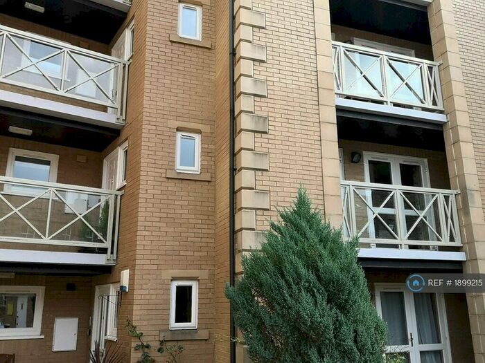 2 Bedroom Flat To Rent In Haywra Court, Harrogate, HG1