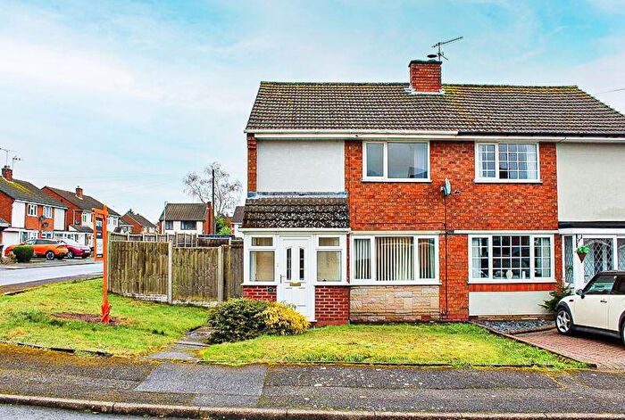 3 Bedroom Semi-Detached House For Sale In Dingle View, Sedgley, DY3