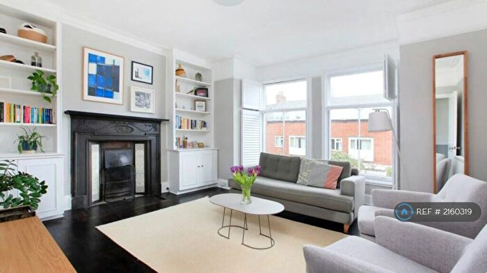4 Bedroom Maisonette To Rent In Burnbury Road, London, SW12