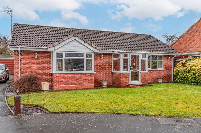 3 Bedroom Bungalow For Sale In Illshaw Close, Winyates Green, Redditch, B98