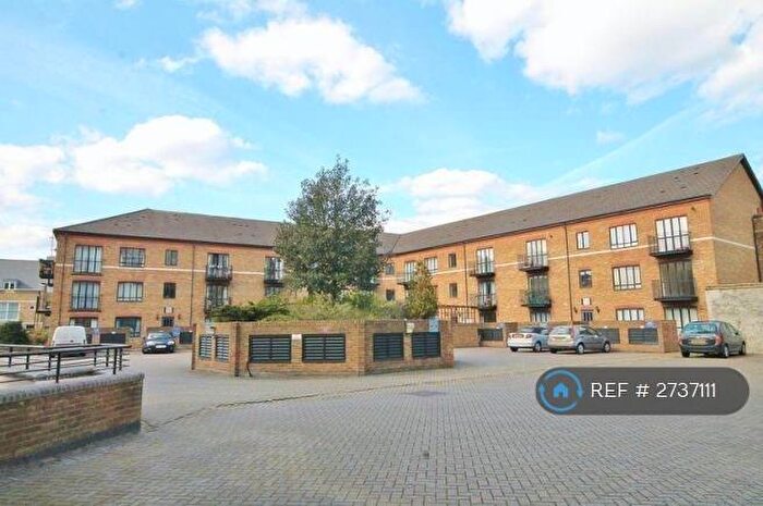 2 Bedroom Flat To Rent In Brunel House, London, E14