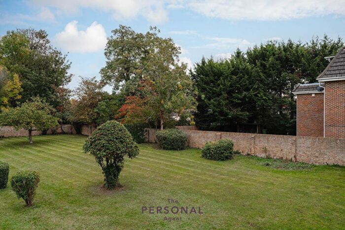 2 Bedroom Flat To Rent In Danehurst Court, Epsom, KT17