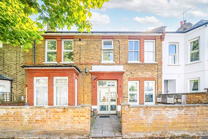 1 Bedroom Flat For Sale In Reynolds Road, Chiswick, W4