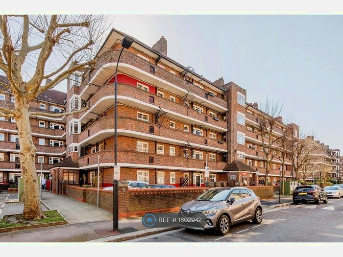 3 Bedroom Flat To Rent In Hargraves House, London, W12