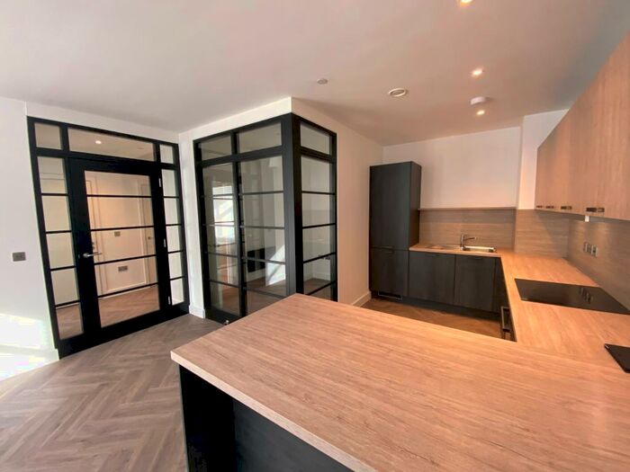 1 Bedroom Apartment To Rent In Priory House, B5