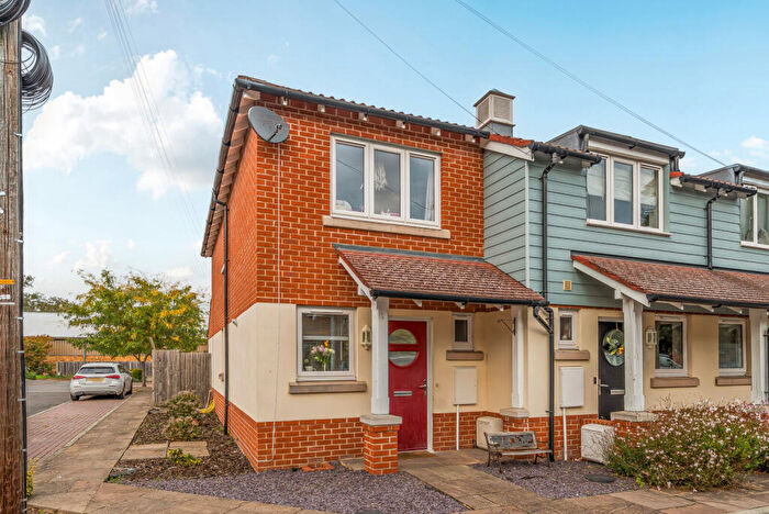 2 Bedroom End Of Terrace House For Sale In Berrys Lane, Byfleet, KT14