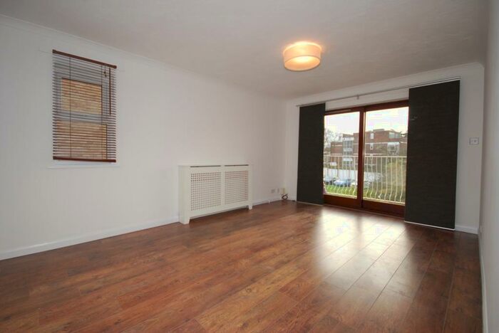 2 Bedroom Flat To Rent In Daniel Court, Brackley Road, Beckenham, BR3