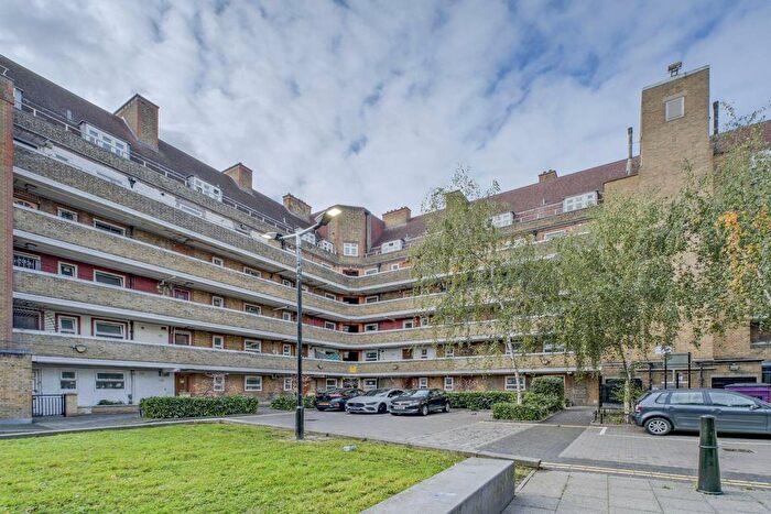 3 Bedroom Maisonette For Sale In Sutton St, Wapping, London, E1