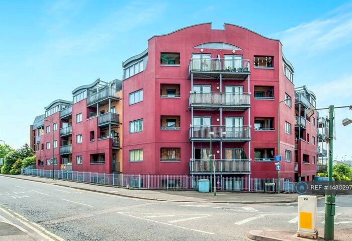 2 Bedroom Flat To Rent In Brookfield House, Hemel Hempstead, HP2