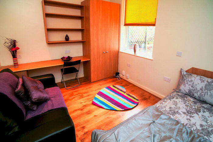 1 Bedroom House To Rent In Brookfield Road, Leeds, LS6