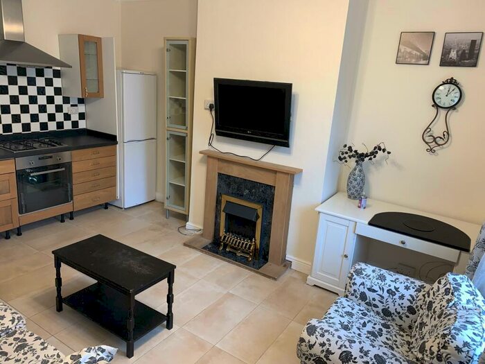 1 Bedroom Terraced House To Rent In Frank Street, Bradford, BD7