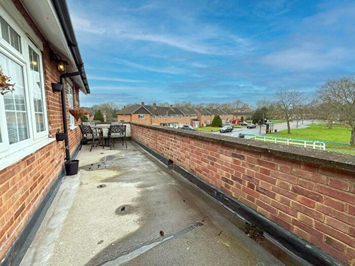 2 Bedroom Property For Sale In Eastham Crescent, Brentwood, CM13