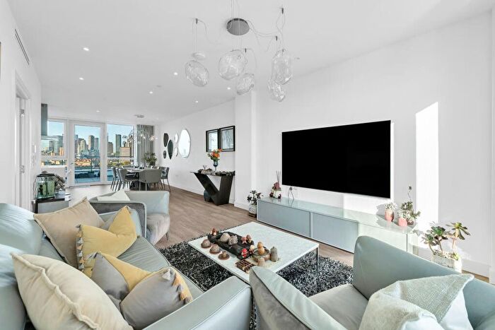 3 Bedroom Flat For Sale In Telegraph Avenue, Fiador Apartments, SE10