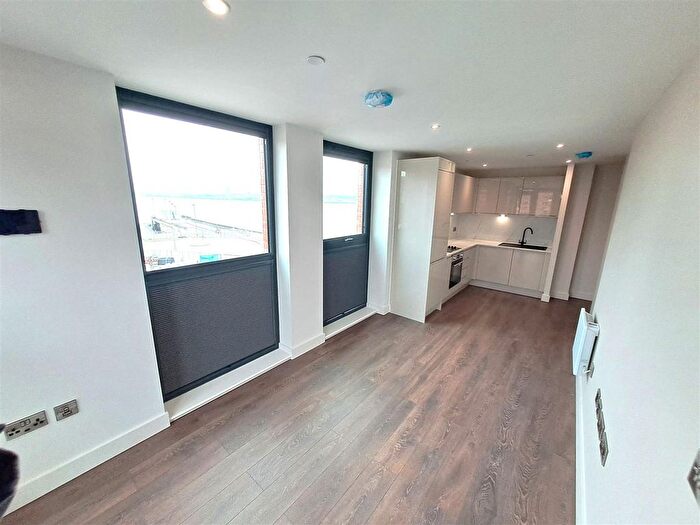 1 Bedroom Flat To Rent In West Waterloo Place, Triskelion Way, Liverpool, L3