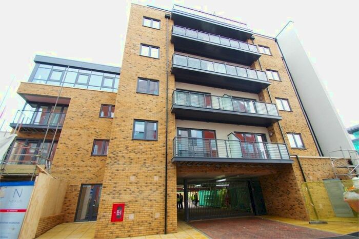 1 Bedroom Flat To Rent In Hemingford Court, Gartlet Road, Watford, WD17