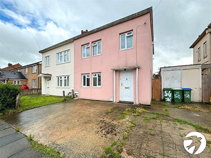 3 Bedroom Semi-Detached House To Rent In Birling Road, Erith, DA8