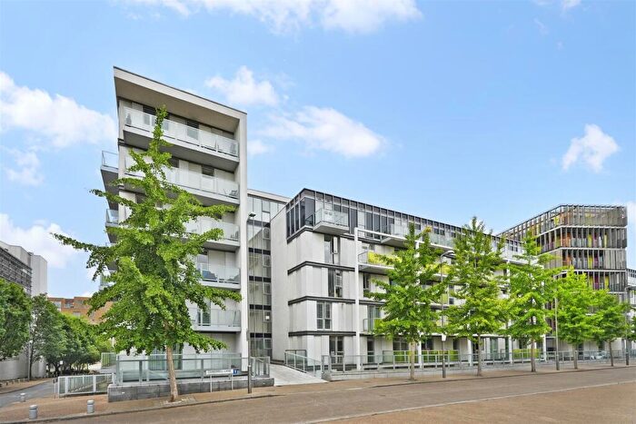 1 Bedroom Flat To Rent In Emerson Apartments, New River Village, Hornsey, N8