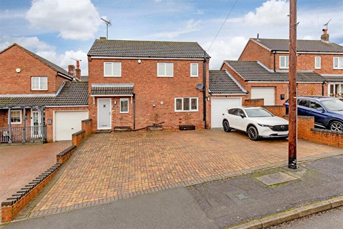 3 Bedroom Link Detached House For Sale In Elmhurst Avenue, South Normanton, Alfreton, DE55