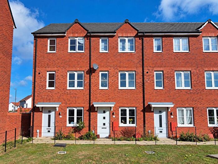 3 Bedroom End Terrace House For Sale In Great Oldbury Drive, Great Oldbury, Stonehouse, GL10